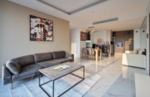 The Kieu Suites with Free Gym and Pool