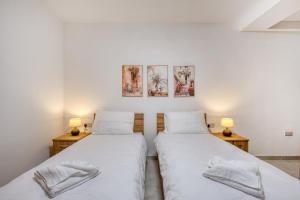 New & Modern 2BR apartment just off the seafront by SF Homes