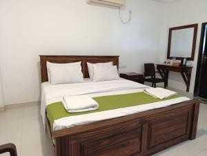 Airport Grand Holiday Home