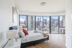 Modern Nomads Southbank Towers 3BR with Pool, Gym, & Carpark
