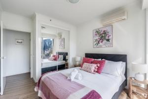 Modern Nomads Southbank Towers 3BR with Pool, Gym, & Carpark