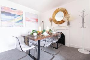Central Falmouth Flat in the heart of the town