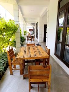 Airport Grand Holiday Home