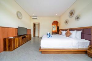 2BR Villa Walk to Padang Padang Beach