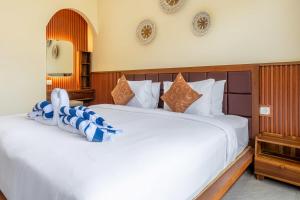 2BR Villa Walk to Padang Padang Beach