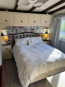 Lodge 18 - Caer Beris Park