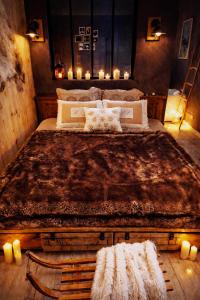 Le chalet romantique, SPA, Écran cinéma, Lit king size, day use, 10 min centre