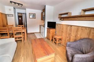 Résidence Grand Bois B - CONFORTABLE 2 PIECES, SKIS AUX PIEDS ET PROCHE DES COMMERCES MAE-3344