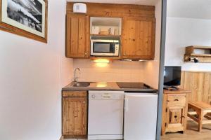 Résidence Grand Bois B - CONFORTABLE 2 PIECES, SKIS AUX PIEDS ET PROCHE DES COMMERCES MAE-3344