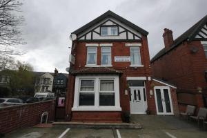 Woodville Lodge Leeds City Centre by OYO