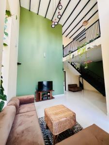 Bright Modern Home in Negombo