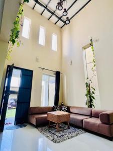 Bright Modern Home in Negombo