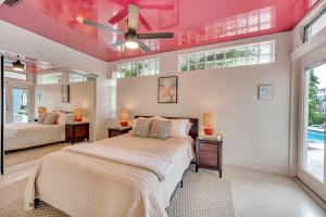 Waterfront Heated pool Dock Access Your Own Resort SaltAire Key RESlDENCES