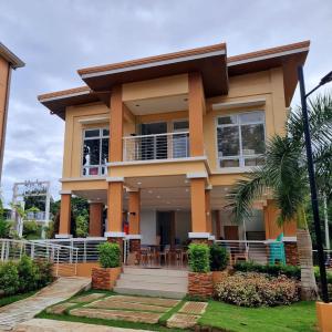 2BR Camella Condo Room with Pool, Gym, and Playground