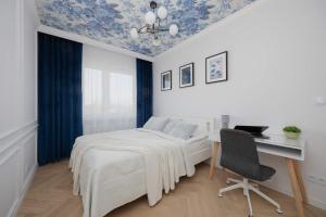 Elegant Apartment With Parking Space Near EXPO XXI In Warsaw by Noclegi Renters