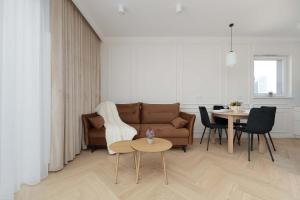 Elegant Apartment With Parking Space Near EXPO XXI In Warsaw by Noclegi Renters