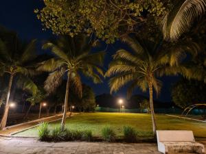 Western Farm House - 6BHK Private Villa with Pool, Lawn and Badminton Court