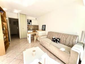 Port Vincent - Appartement 2 pièces avec piscine et stationnement MAE-7933