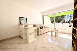 Port Vincent - Appartement 2 pièces avec piscine et stationnement MAE-7933