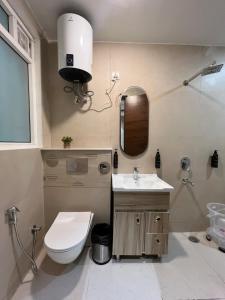 Hill Nest Mountain View Apartments 306
