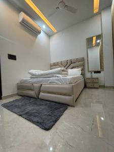 Opal Crown Homes Luxury 3BHK Apartment Near Hawa Mahal With Lift