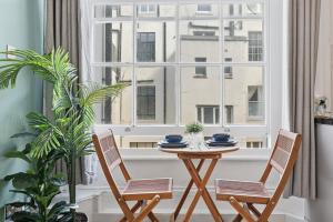 AURORA Hyde Park stay by KeyHol Luxury
