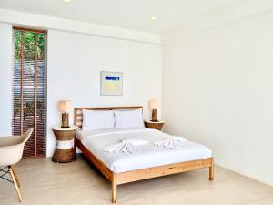 Hillside Infinity Pool 3BR Villa with Sunset Views