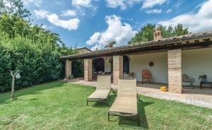 CaiGatti, appartamenti con piscina e campo da tennis