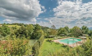 CaiGatti, appartamenti con piscina e campo da tennis