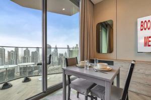 Free housekeeping visits during your stay - StayShort - Scenic Studio in Business Bay Sleeps 2 with Burj Views