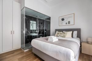 Chleo - Glamorous 2 BR Apt & Balcony in Athens