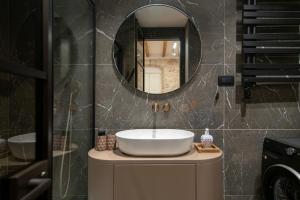 SANTA CROCE SUITE by DuHomes