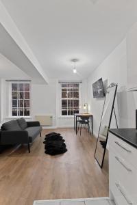 Elegant Central Studio - 11