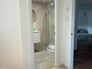 Fettes - Homely 2BD in Quiet Development