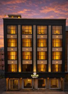 Hotel Lotus Infinity
