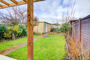 2-Bed Studio - Sleeps 2 - Pets - free parking