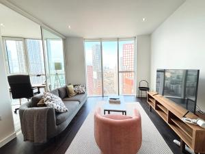 River View 2BR 2BA Central London Family-Friendly