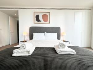 River View 2BR 2BA Central London Family-Friendly