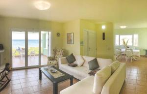 Luxury Beachfront Villa Poseidon Artemisiou Παραθαλάσσια Βίλα στην βόρεια Εύβοια για φιλοξενία 9 ατόμων