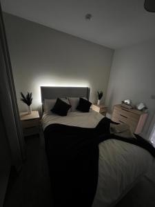 Luxury 2BR High-Rise Balcony, Terrace, Parking