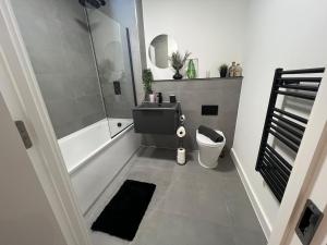 Luxury 2BR High-Rise Balcony, Terrace, Parking