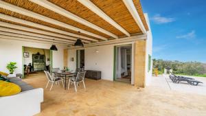 The Ridge House with See View by Rentbeat