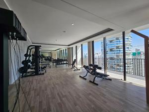 Free housekeeping visits during your stay - StayShort - Elegant 1 Bedroom in JVC that Sleeps 4 with Balcony