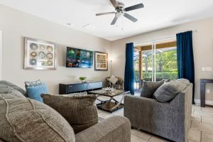 Spacious Home with Private Pool and Spa in Solterra Gates Resort Nr Disney