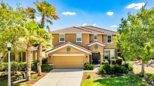 Spacious Home with Private Pool and Spa in Solterra Gates Resort Nr Disney