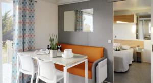 Complexes hoteliers Camping La Pinede : photos des chambres