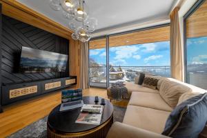 Salamandra Luxury Villas with Jacuzzi by BQQK