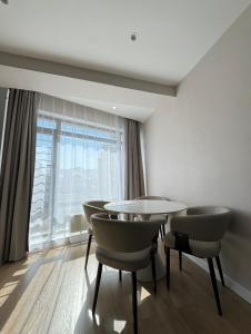 1BR apt in central area and nomad tours