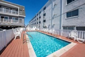 1 Bedroom Condo with Parking, Pool and Hot Tub