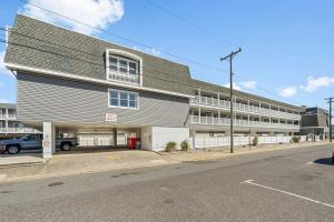 1 Bedroom Condo with Parking, Pool and Hot Tub